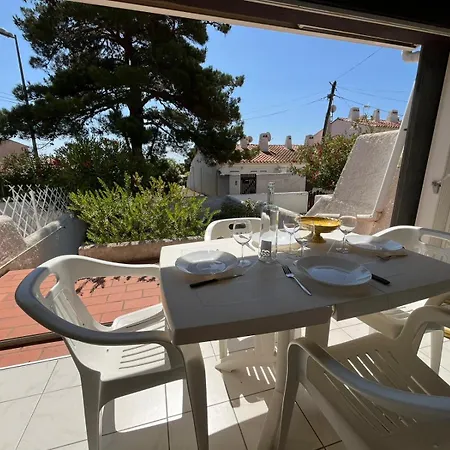 Maison De A Pierre La * Saint-Pierre-la-Mer (Aude)